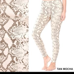 Snakeskin print leggings